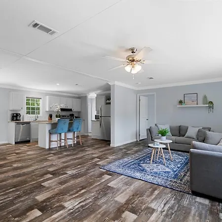 3 King Bedrooms - Beautiful New Port Richey